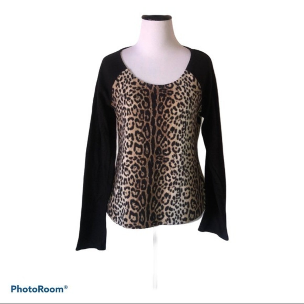 Betsey Johnson women’s medium leopard print fleece top‎